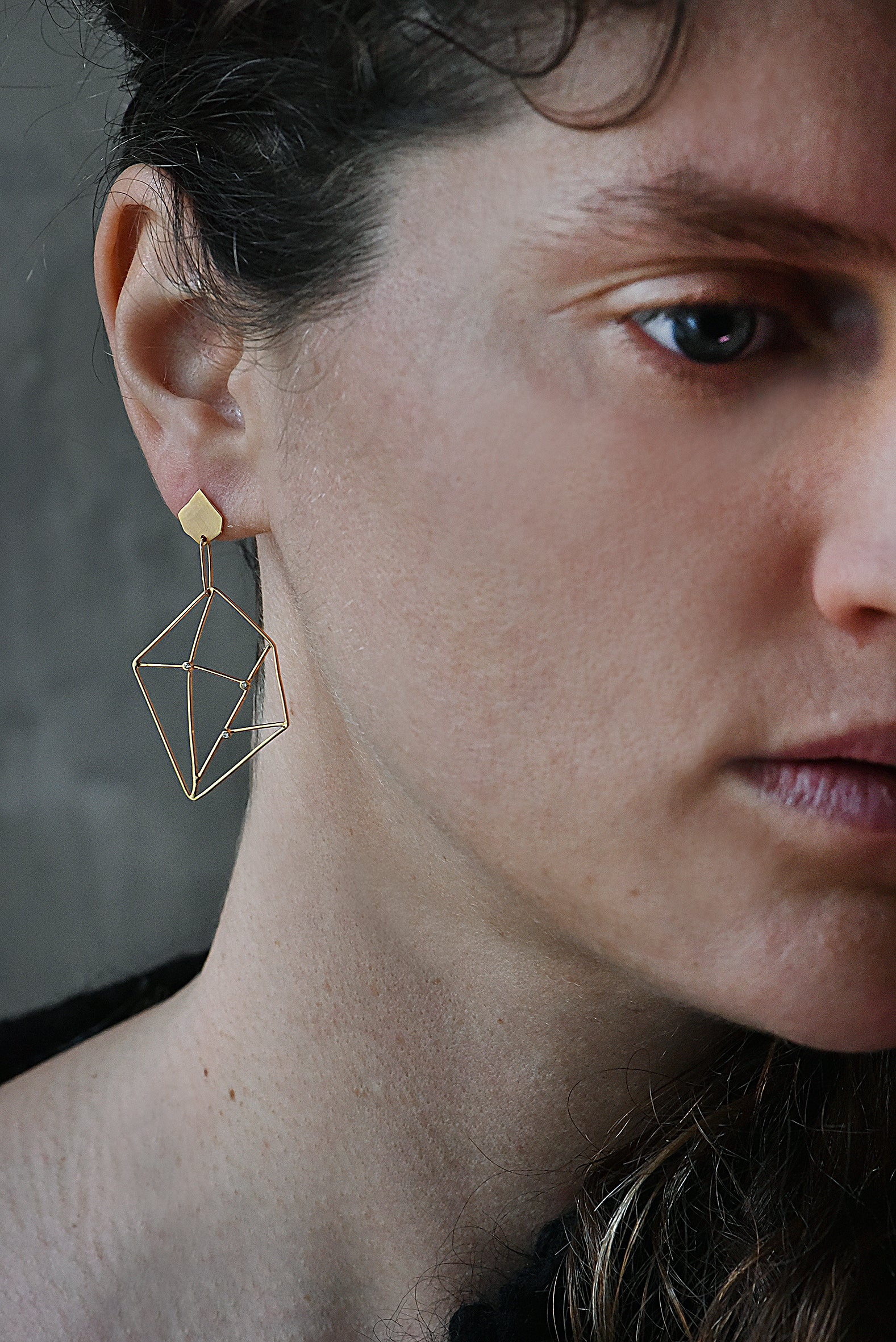Wire Polygon Diamond Earrings